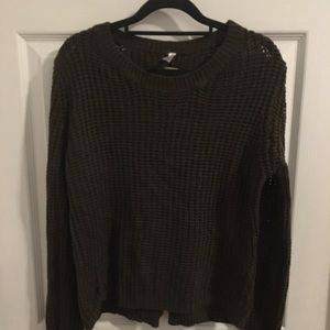 Lose knit military green sweater ss M-L. New